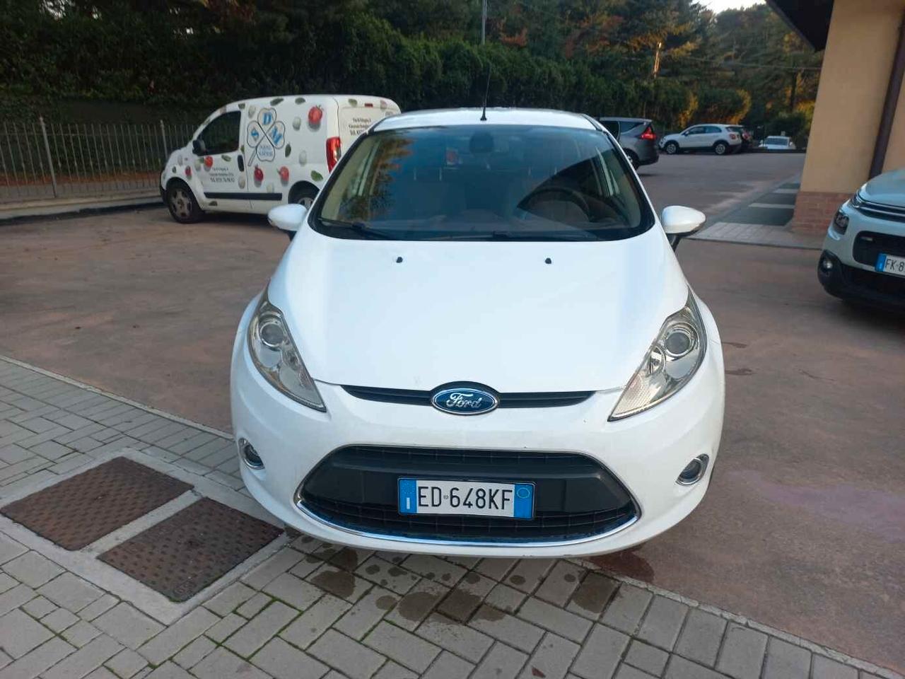 Ford Fiesta 1.4 96 CV AUTOMATICA TITANIUM