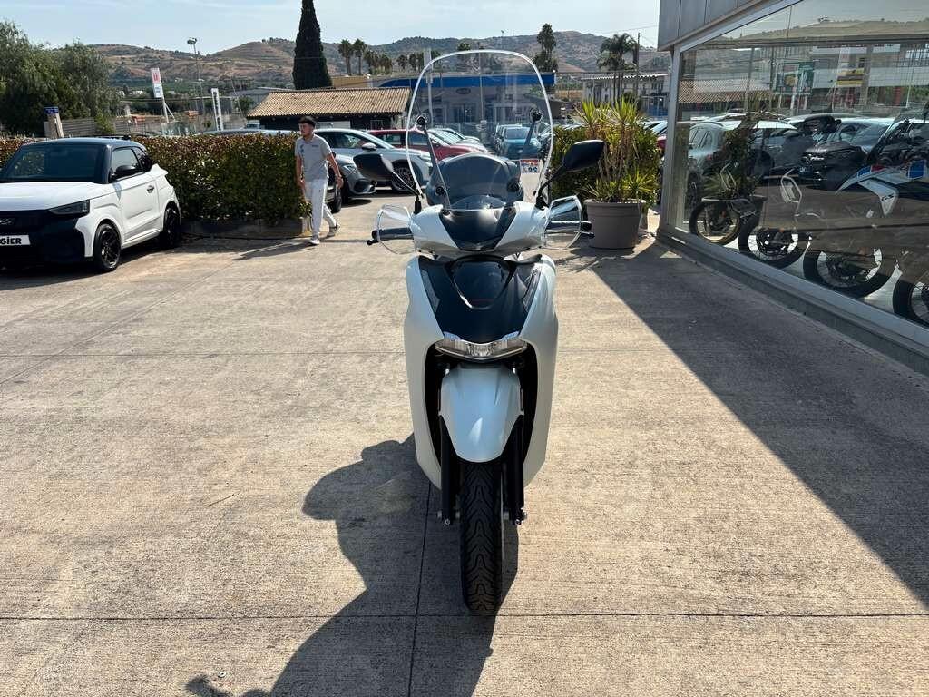 Honda SH 350 2026 / SOLO 1.000 KM Tua a solo 59 Euro al mese