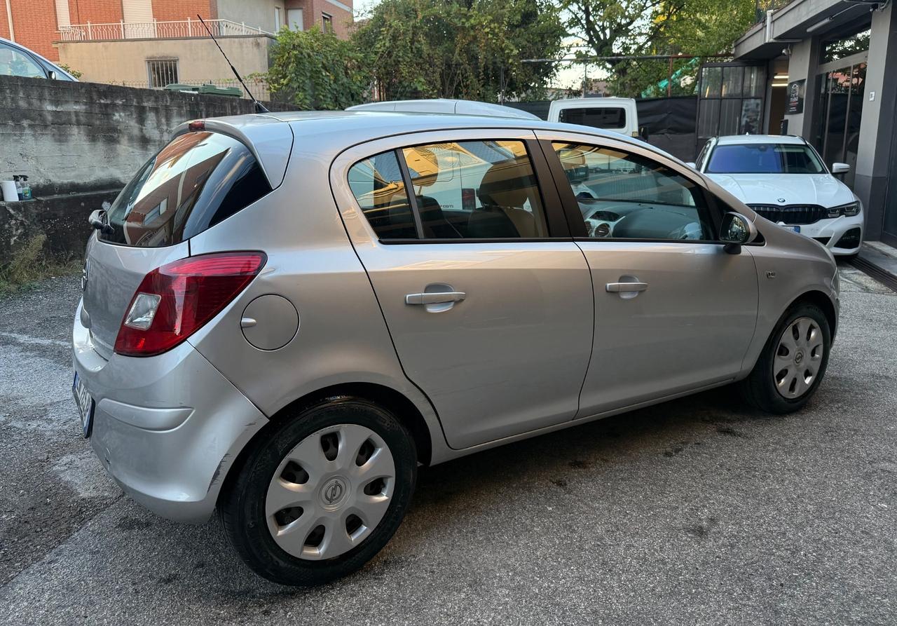 Opel Corsa 1.2 5 porte Sport