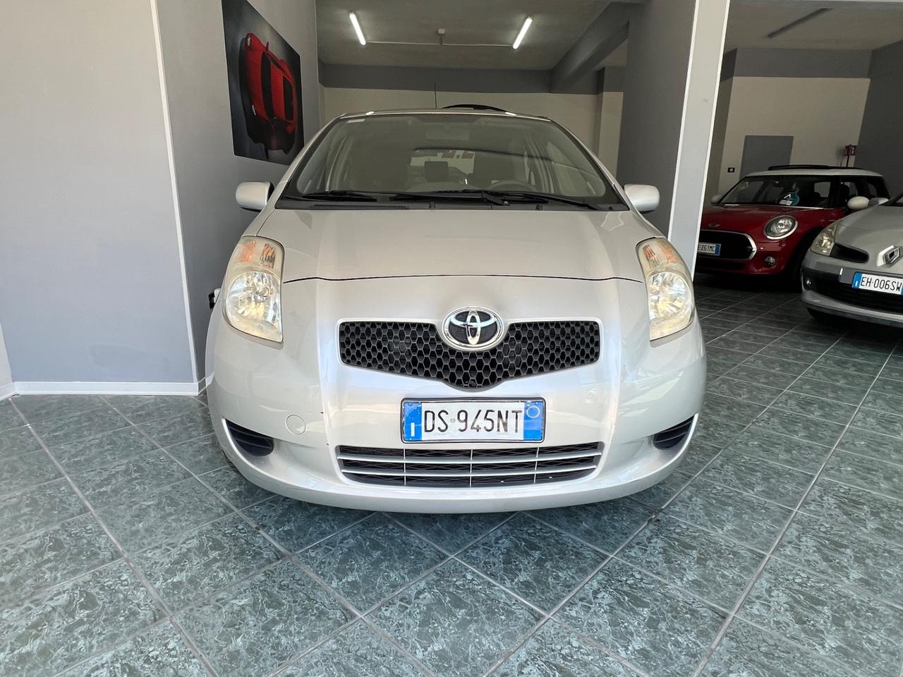 Toyota Yaris 1.0 3 porte