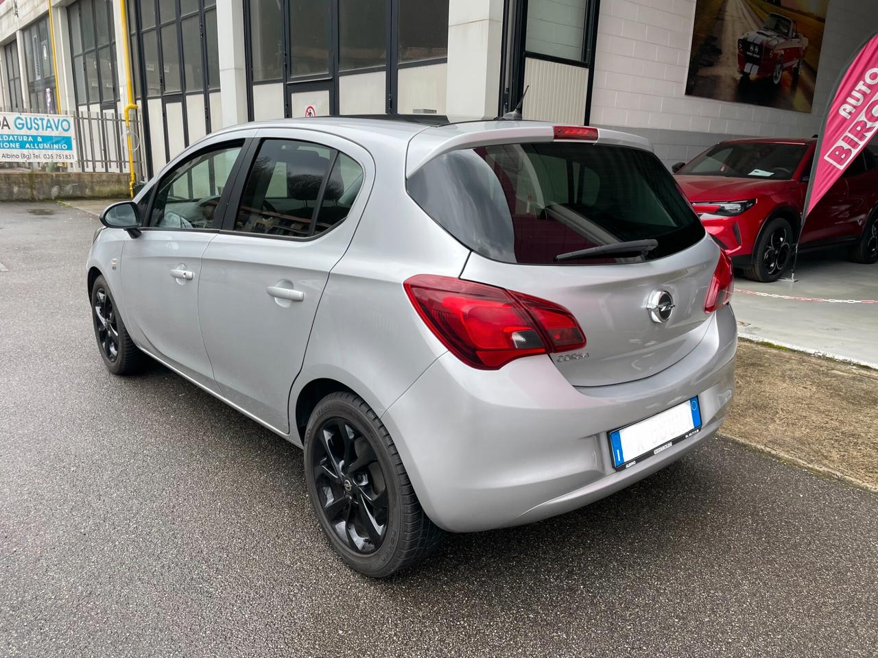 Opel Corsa 1.2 5 porte Black Edition