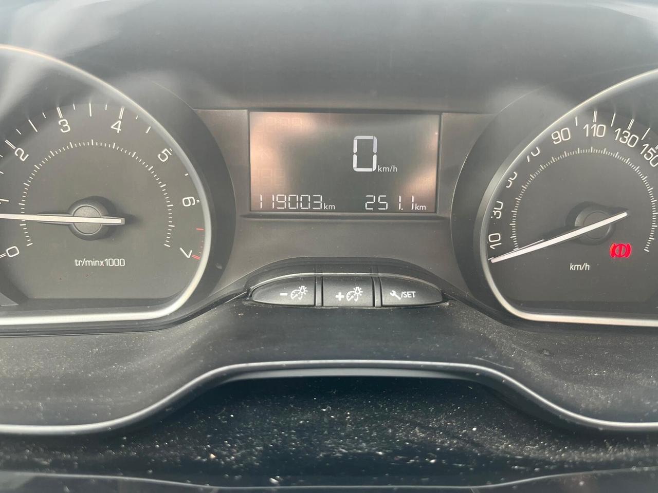 Peugeot 208 PureTech 2016 UNIPRO 118000KM