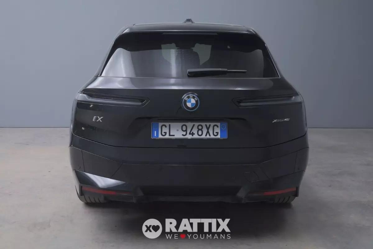 BMW iX motore elettrico 240KW Sport xDrive40 Auto