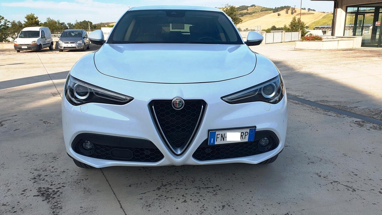 Alfa Romeo Stelvio 2.2 Turbodiesel 210 CV AT8 Q4 Executive