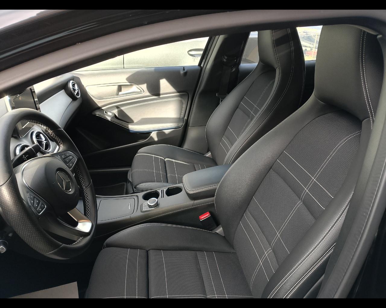 Mercedes-Benz GLA (X156) - GLA 220 d Automatic 4Matic Sport