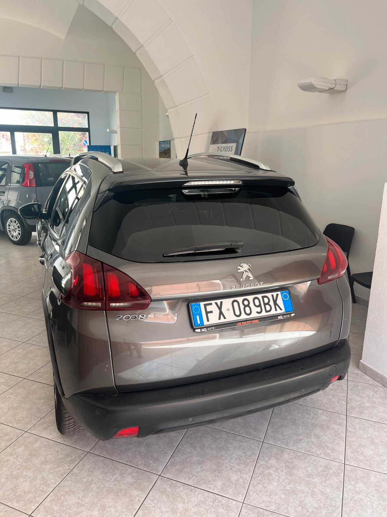 Peugeot 2008 PureTech 82 S&S Signature
