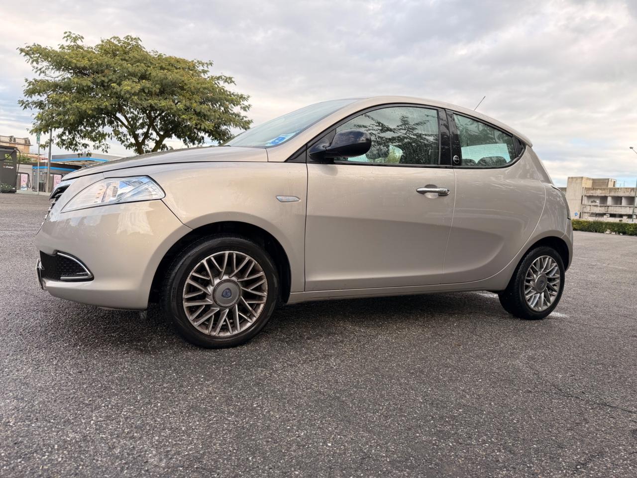Lancia Ypsilon 1.2 69 CV 5 porte GPL Ecochic Gold