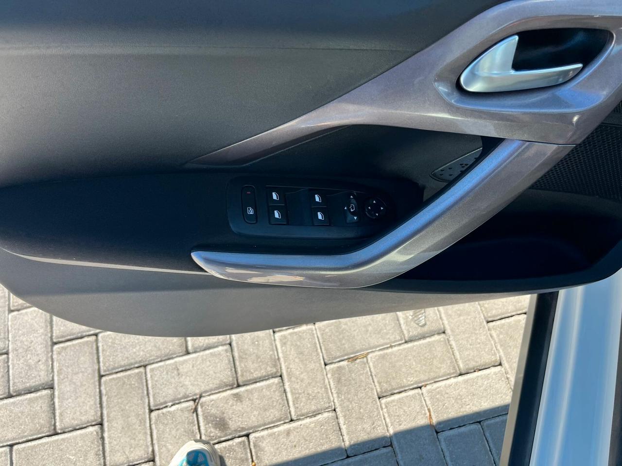 Peugeot 2008 1.6HDI BASSI CONSUMI CHIAMA 2014