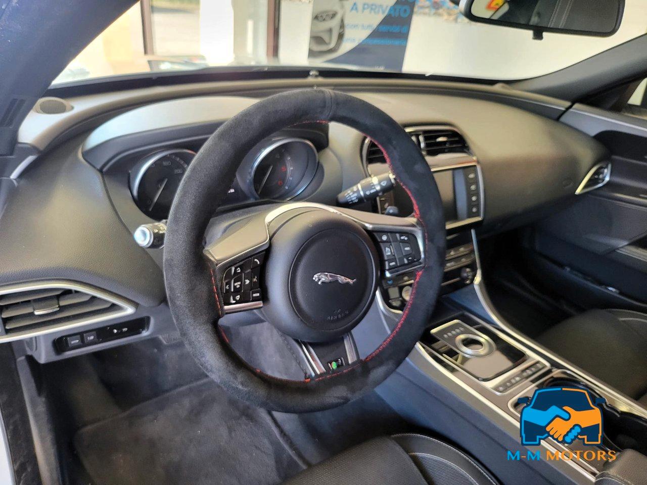 Jaguar XE Berlina XE 2.0d R-Sport 180cv auto