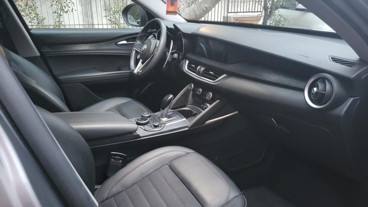 Alfa Romeo Stelvio 2.2 Turbodiesel 190 CV AT8 Q4 Business