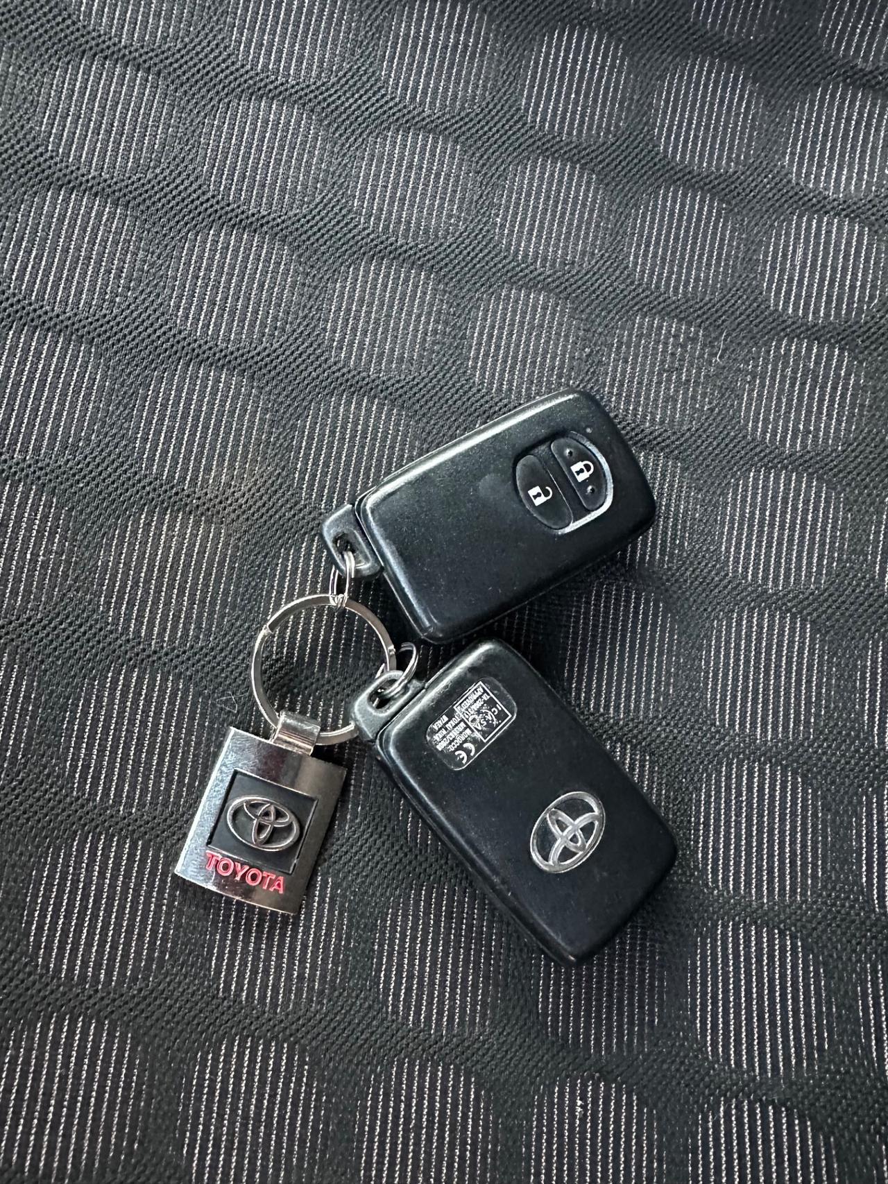 Toyota iQ 1.0 Multidrive Versione Lancio nero perlato !