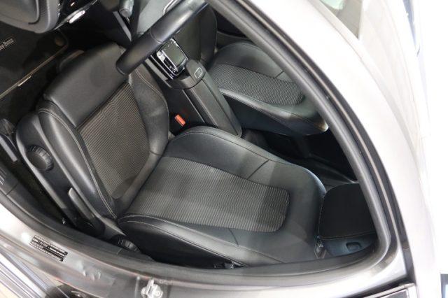 MERCEDES-BENZ A 180 Automatic Sport