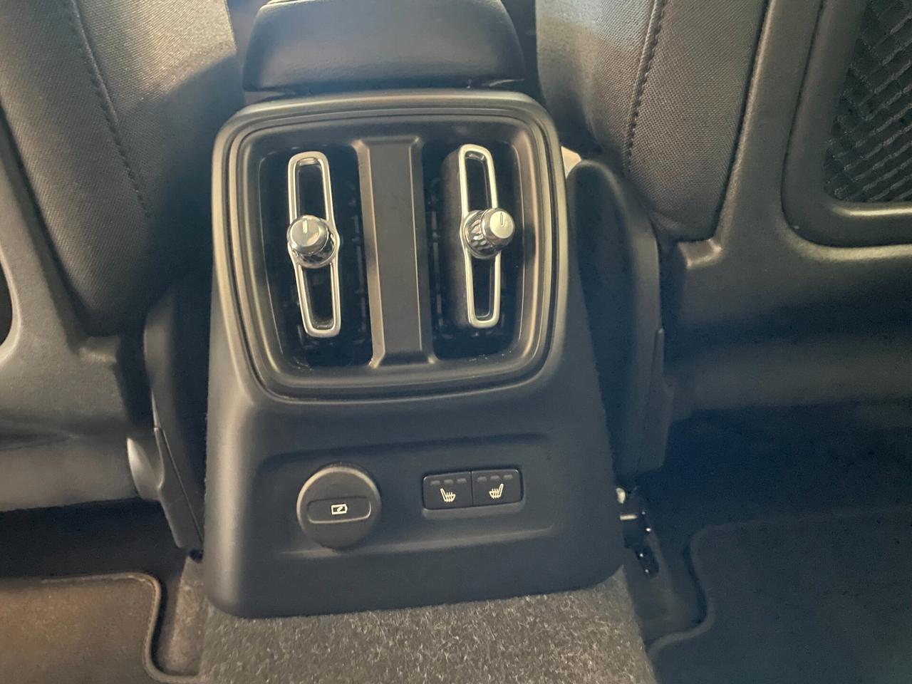 Volvo XC40 T4 Plug-in Hybrid Inscription Expression IVA ESPOSTA