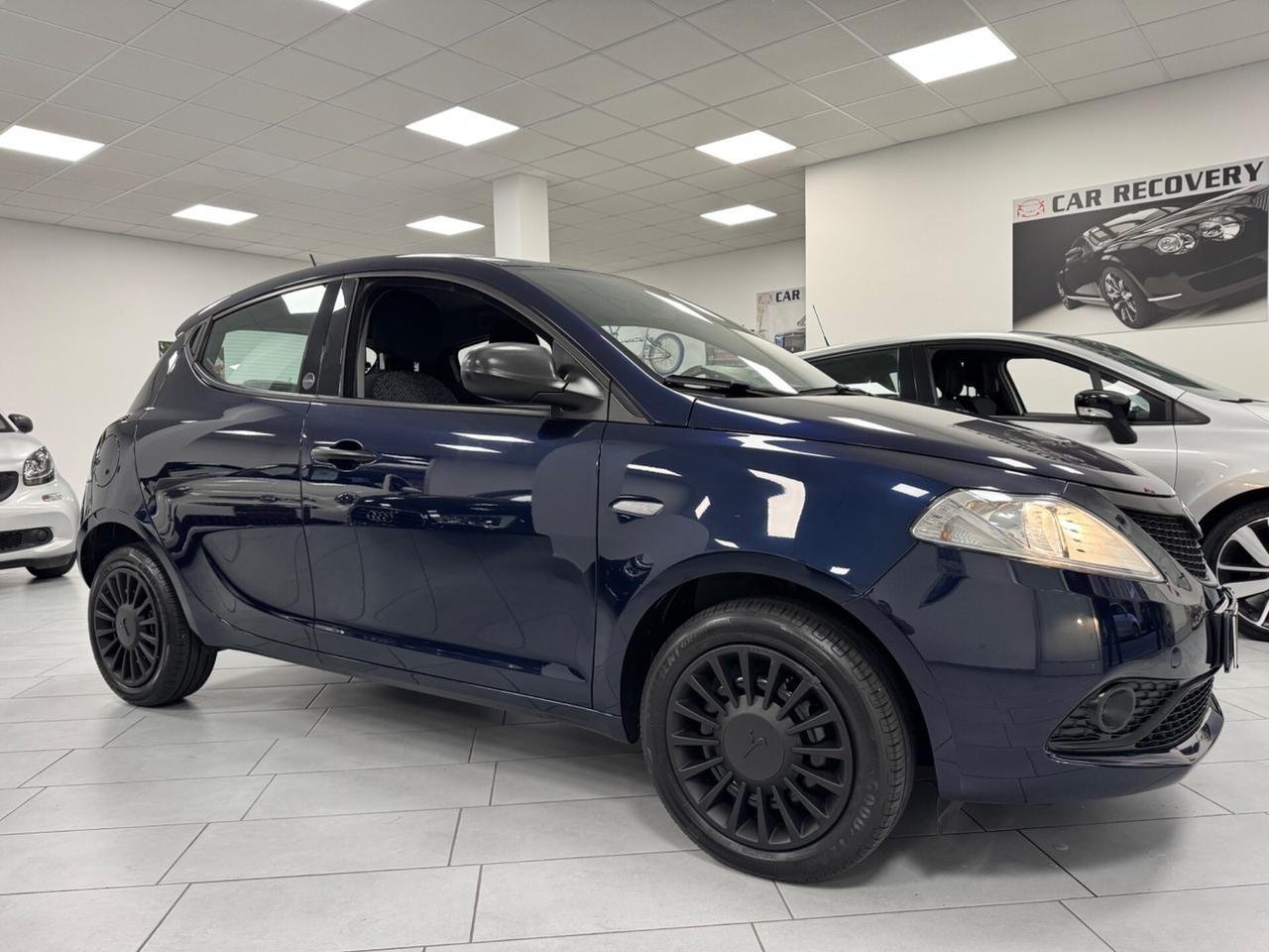 Lancia Ypsilon 1.0 FireFly 5 porte S&S Hybrid Ecoc