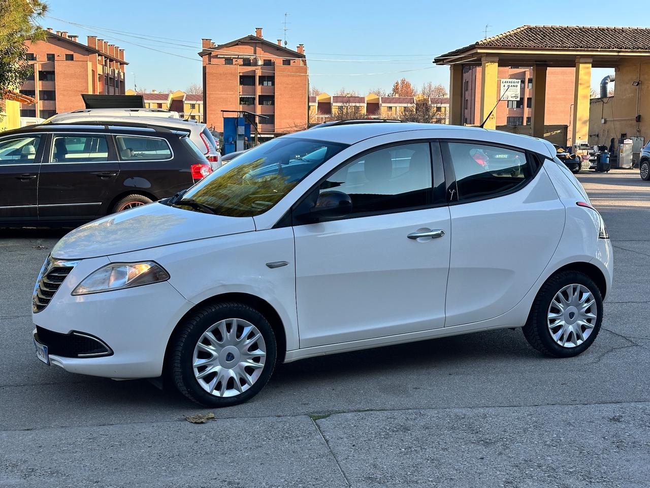 Lancia Ypsilon 1.2 69 CV 5 porte S&S Platinum