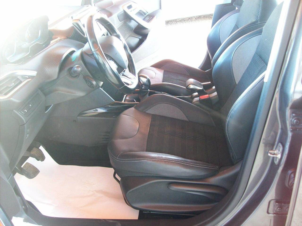 PEUGEOT 2008 1.6 HDI CV.100 Allure "2015"