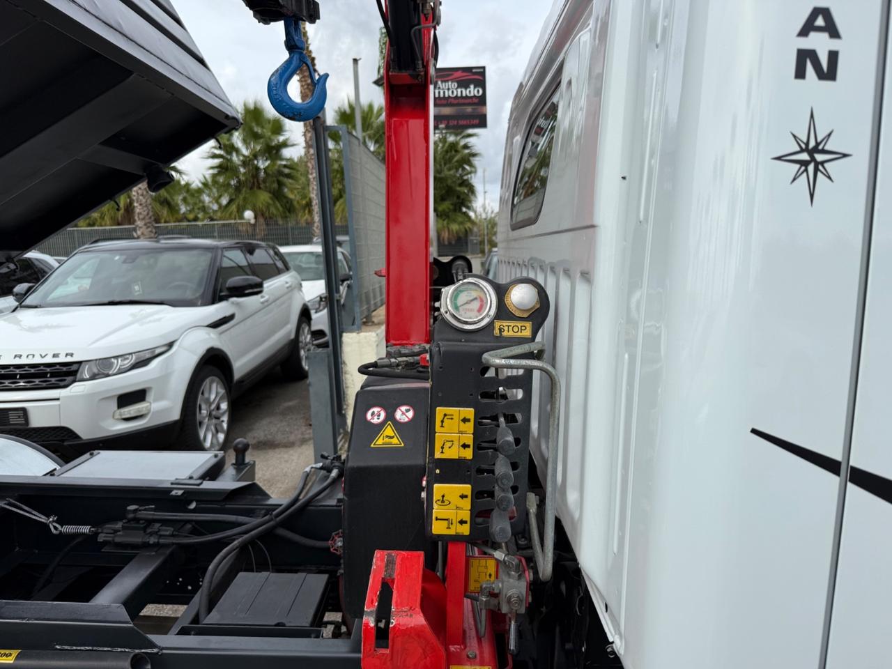 Nissan Cabstar Ribaltabile con Gru 35.15