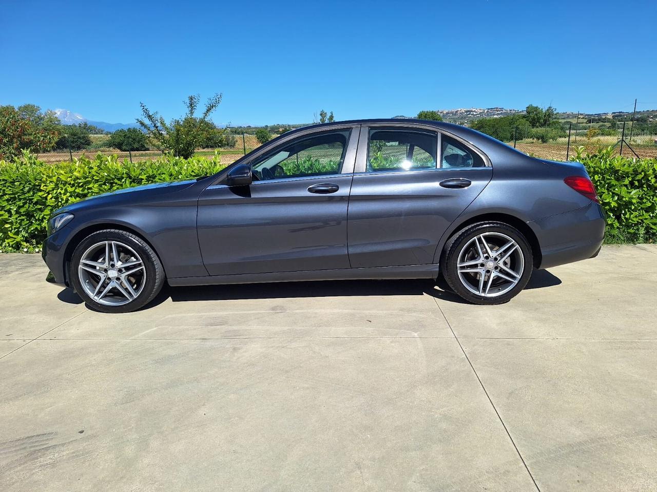 Mercedes Benz C 200 136cv. Automatica