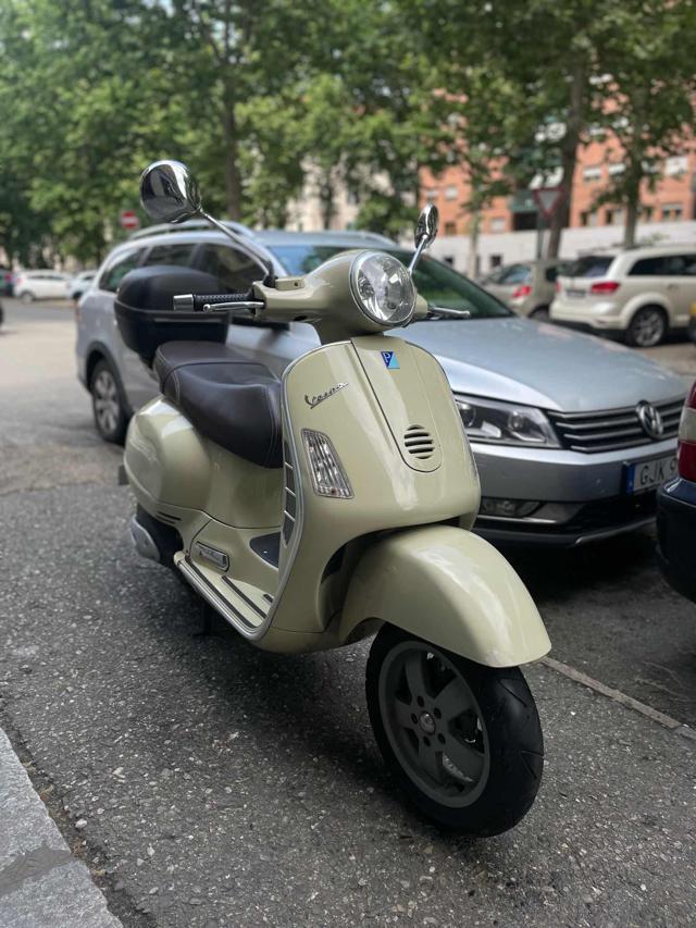 PIAGGIO Vespa 200 E L