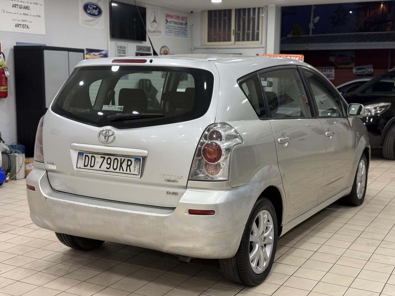 Toyota Corolla Verso 2.2 136cv