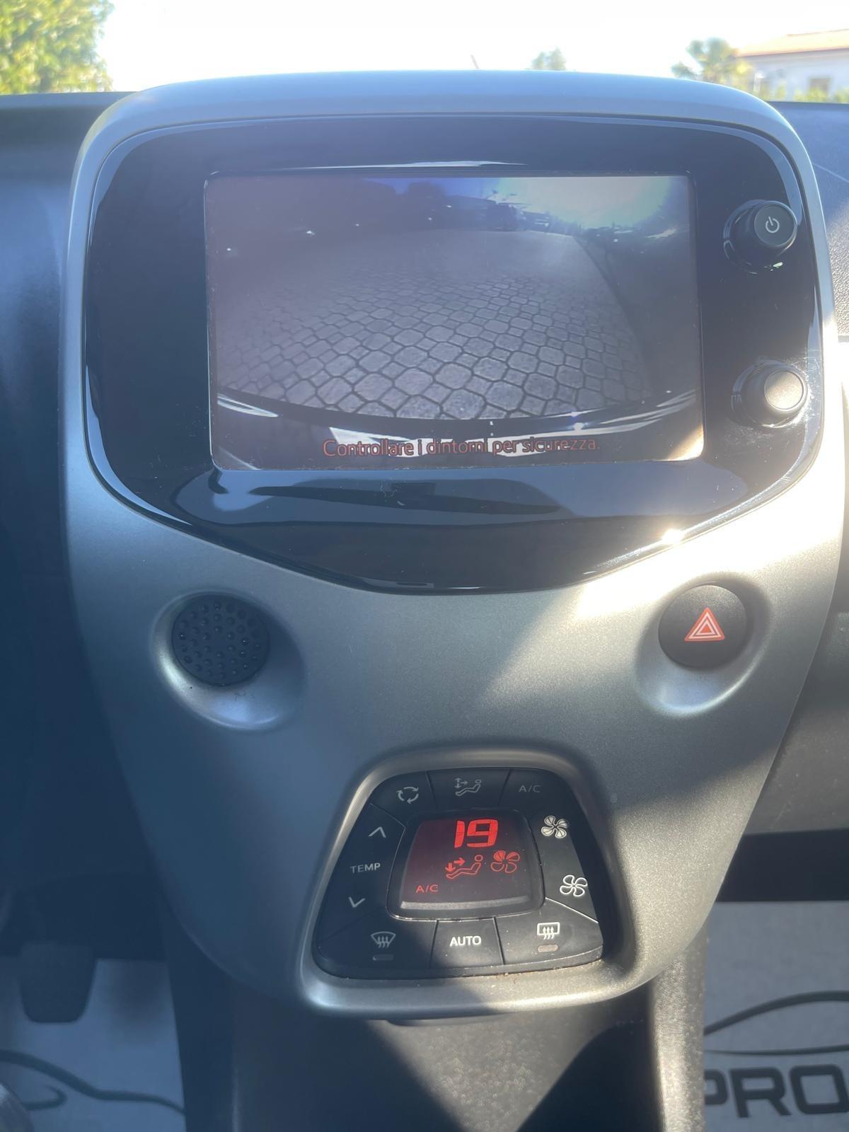 Toyota Aygo 1.0 VVT-i 69 CV 3 porte x-clusiv