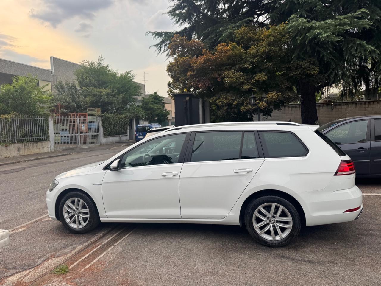 Volkswagen Golf Variant 1.4 TGI DSG Business BlueMotion