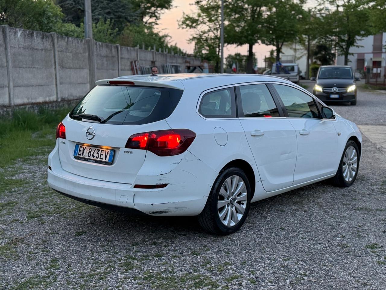 Opel Astra 1.7 CDTI 110CV Sports Tourer Cosmo