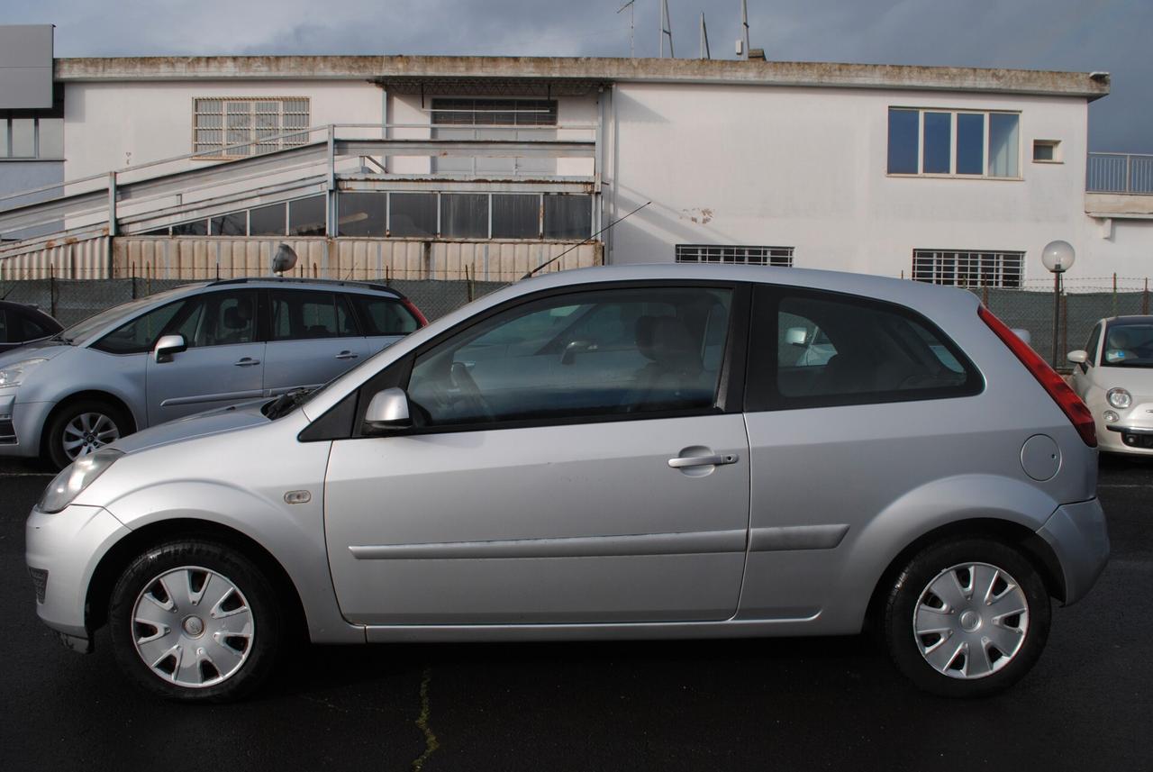 FORD FIESTA 1.2 75 CV OK NEOPATENTATI