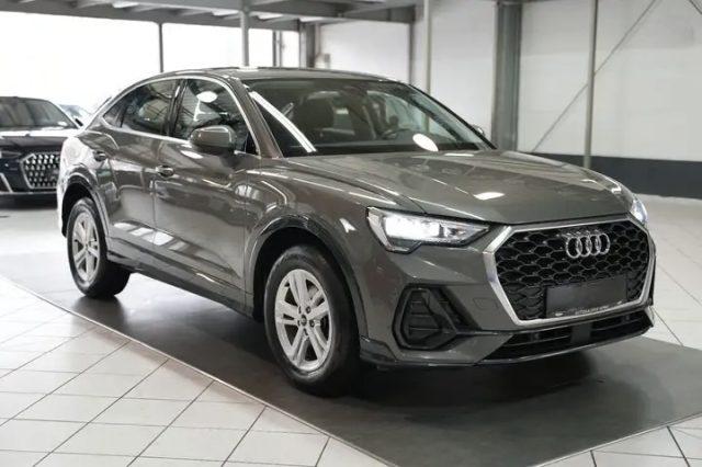 AUDI Q3 35 TDI Business