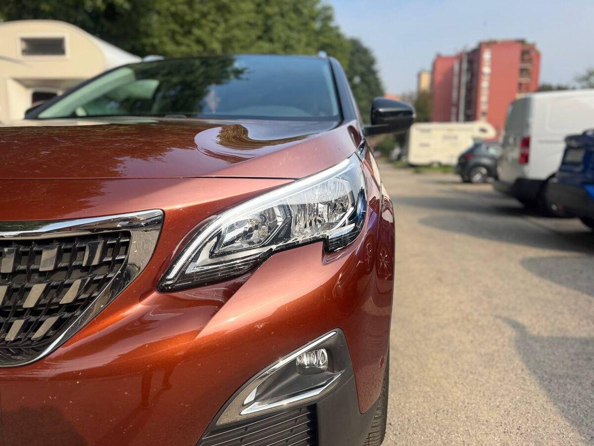 Peugeot 3008 1.2 pt t Active s&s 130cv