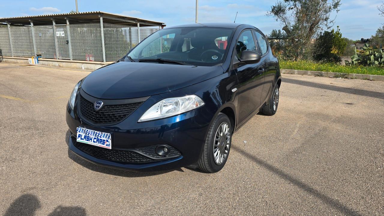 Lancia Ypsilon 1.2 69 CV 5 porte S&S Platinum