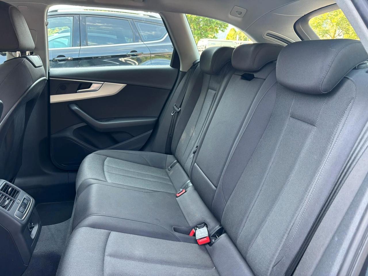 Audi A4 30 TDI/136 CV S tronic Business Advanced