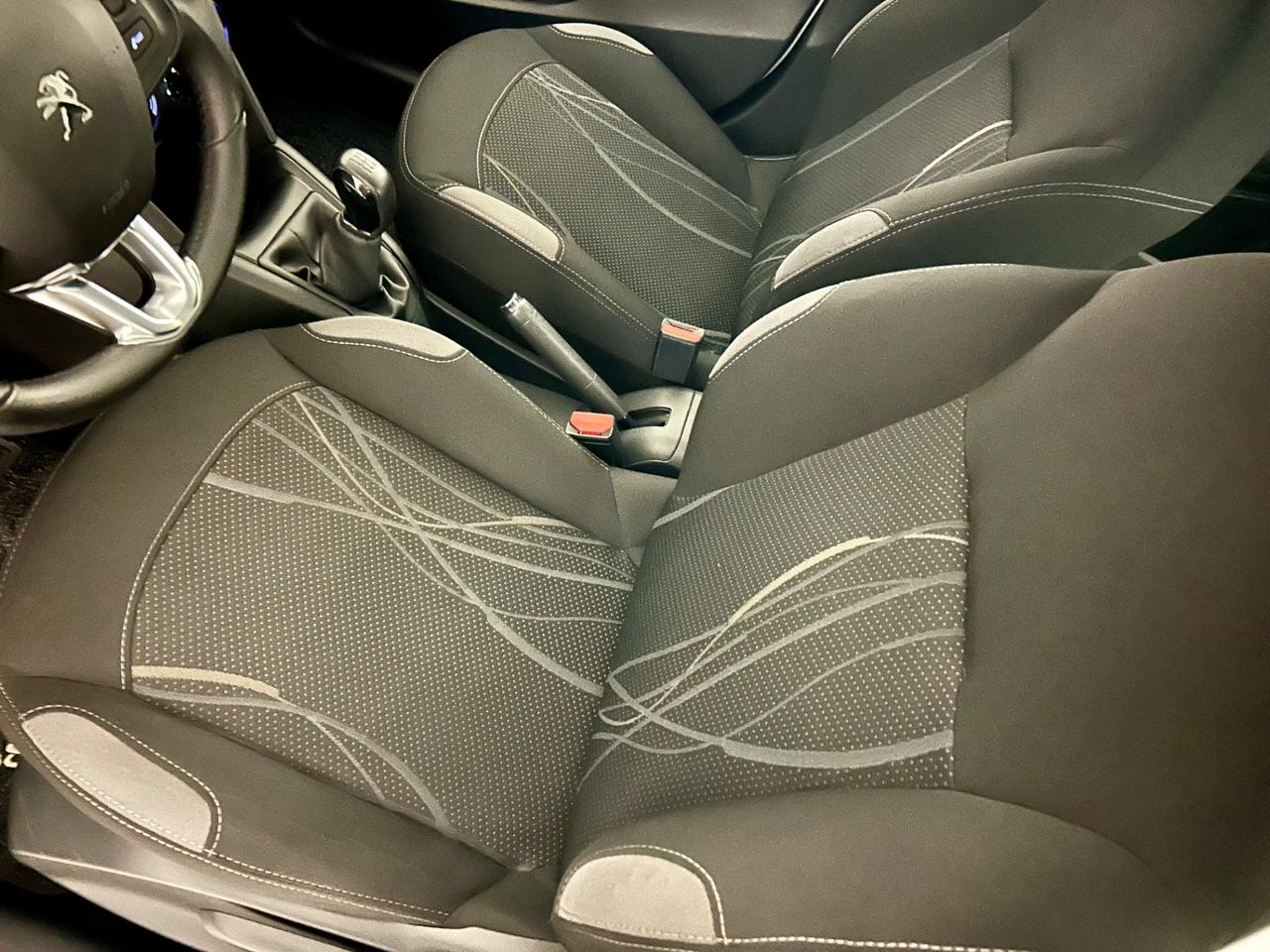 Peugeot 208 PureTech 82 5 porte Allure