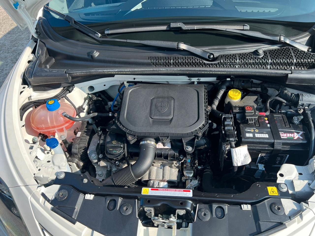 Lancia Ypsilon 1.0 FireFly 5 porte S&S Hybrid Ecochic Silver