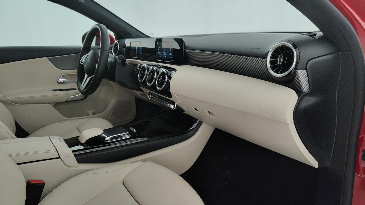 Mercedes-Benz Classe A - W177 2018 - A 200 Sport auto