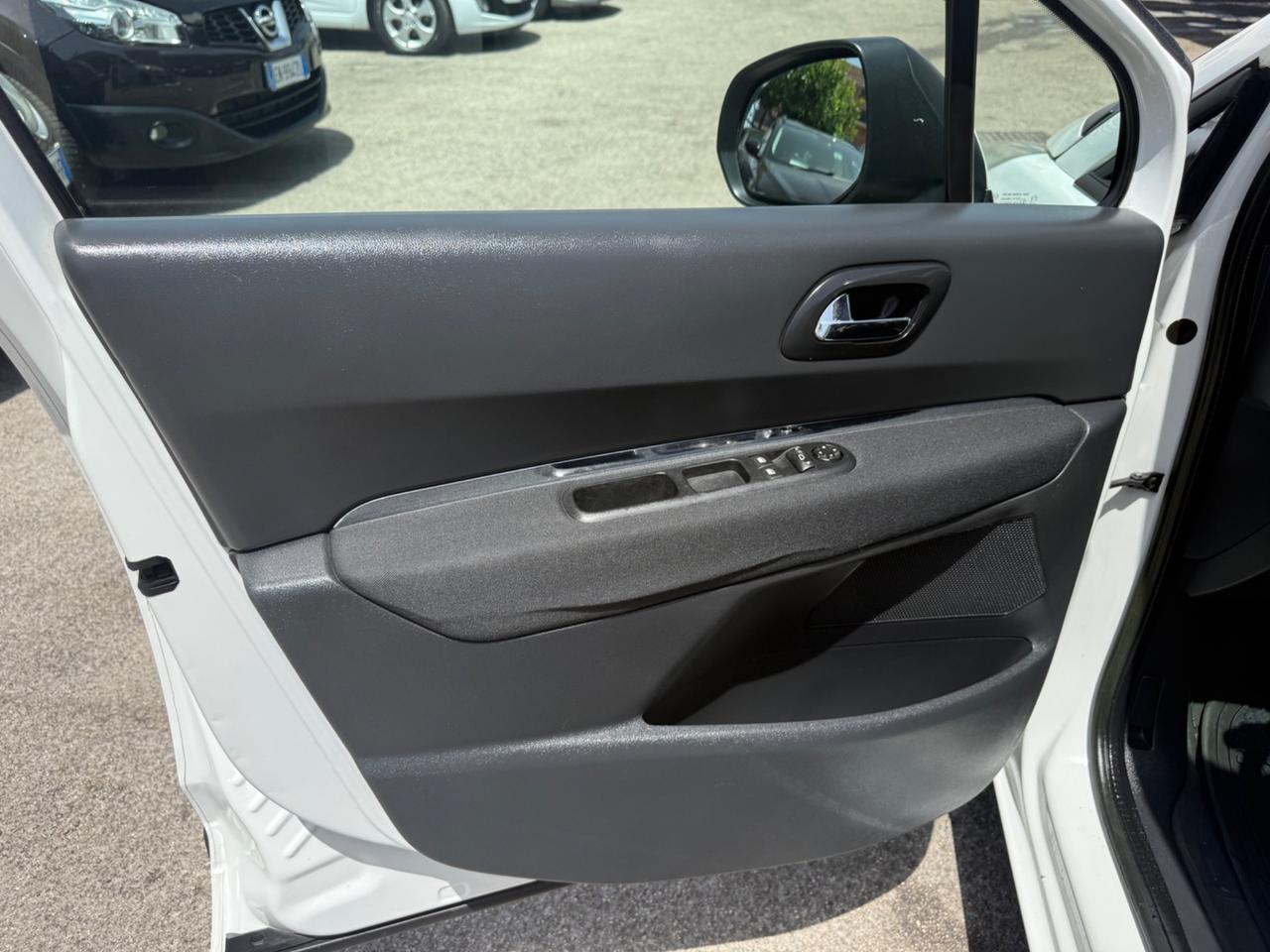 Peugeot 5008 1.6 HDi 112CV Business 5P