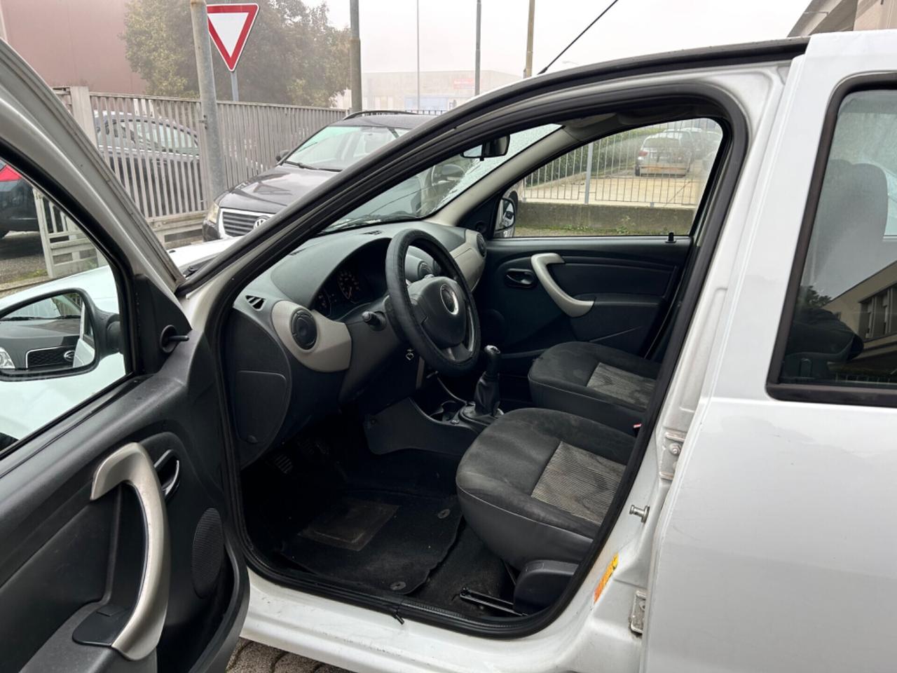 Dacia Sandero 1.6 8V GPL 85CV NEOPATENTATI