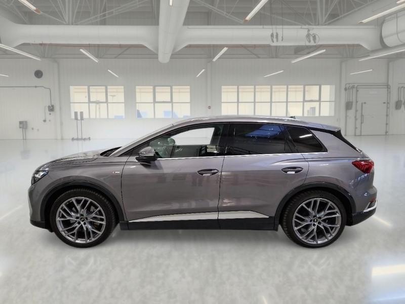 AUDI Q4 45 e-tron quattro S line edition