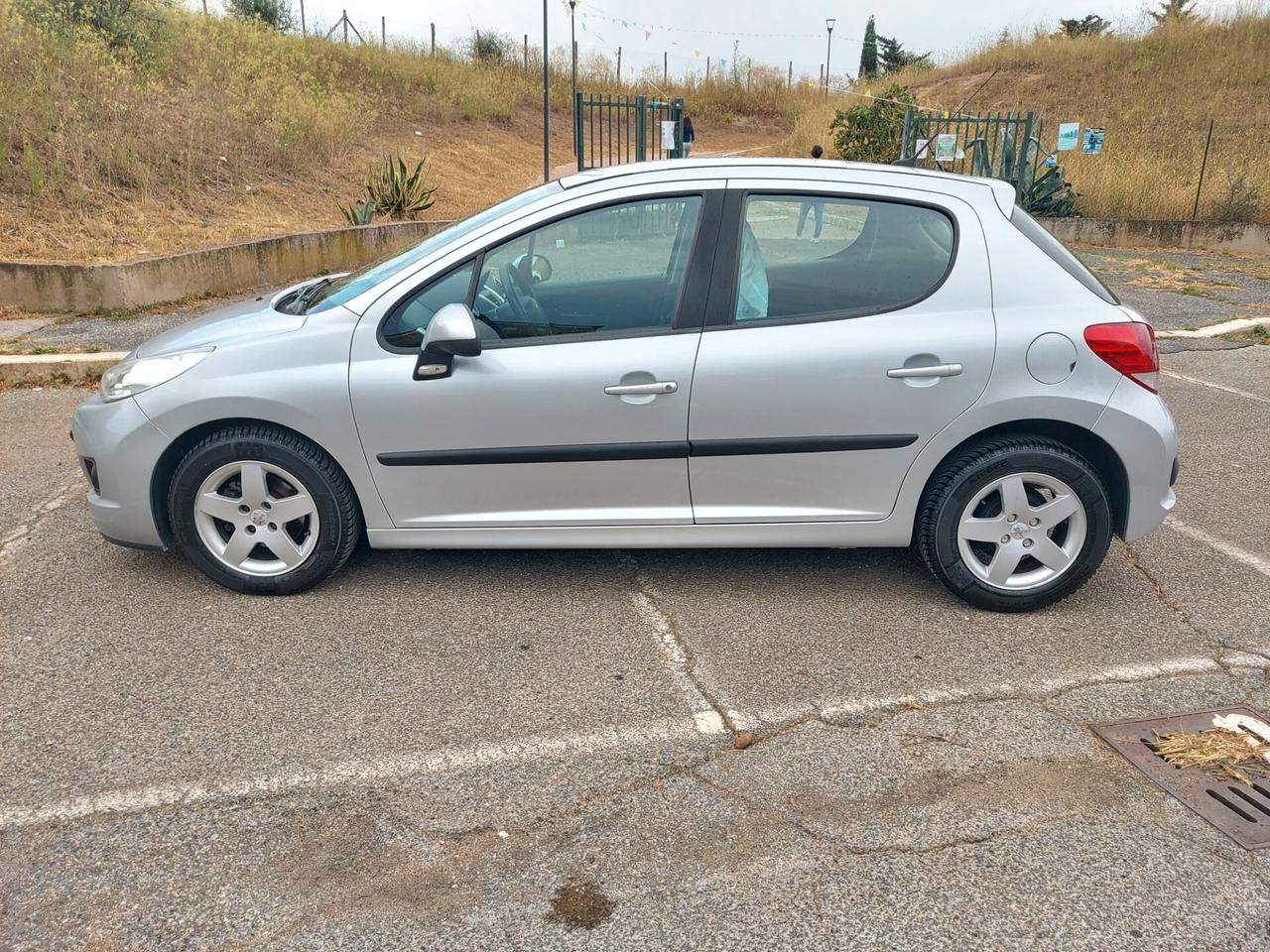 Peugeot 207 1.4 8V 75cv GPL Rinnovato