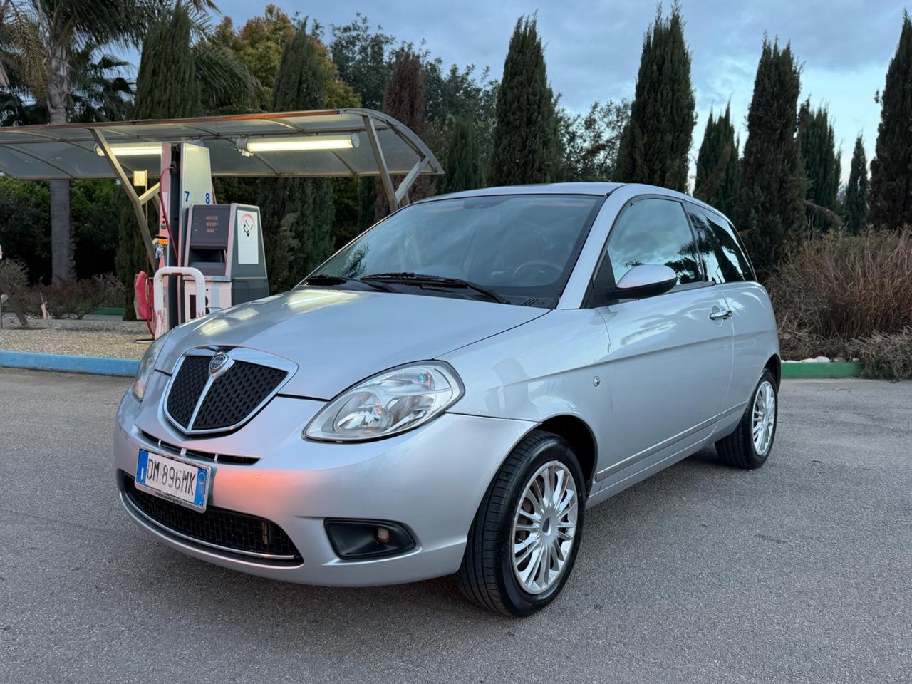 Lancia Ypsilon 1.3 MJT 75 CV (55kw)