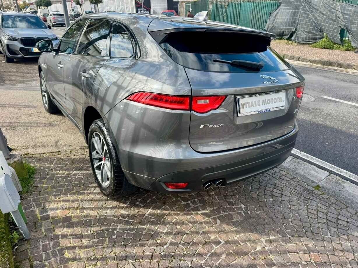 Jaguar F-Pace 2.0 D 180 CV R-Sport