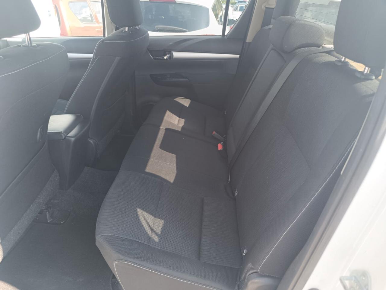 Toyota Hilux 2.4 D-4D 4WD 4 porte Double Cab Executive