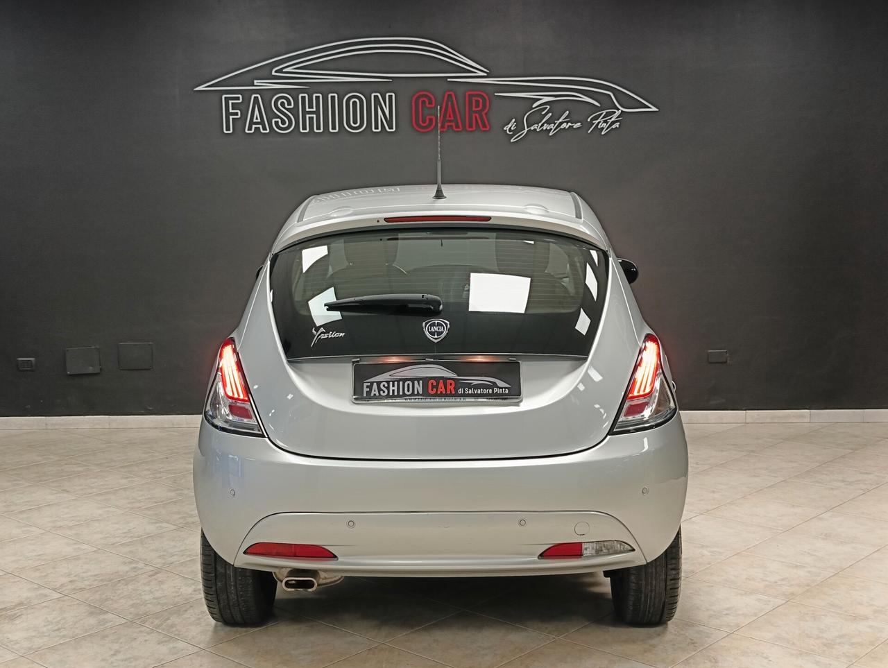 Lancia Ypsilon 1.2 69 CV 5 porte S&S Gold