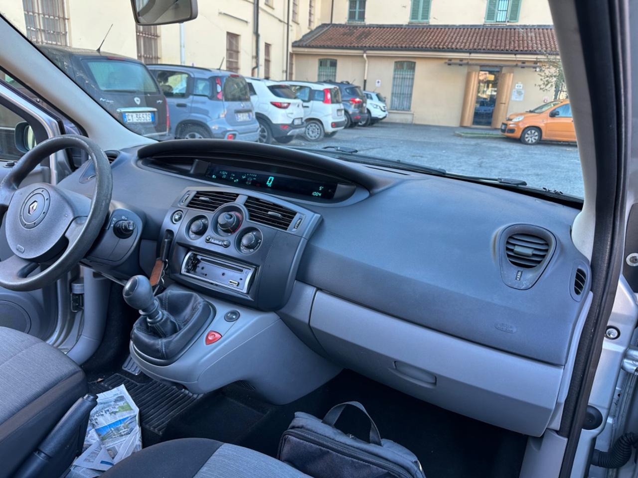 Renault Scenic Scénic 1.5 dCi/82CV pochi km