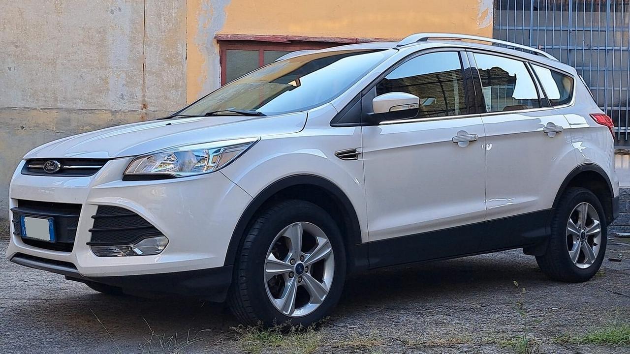 Ford Kuga 2.0 TDCI POWERSHIFT BUSINESS 4WD *TETTO APRIBILE*