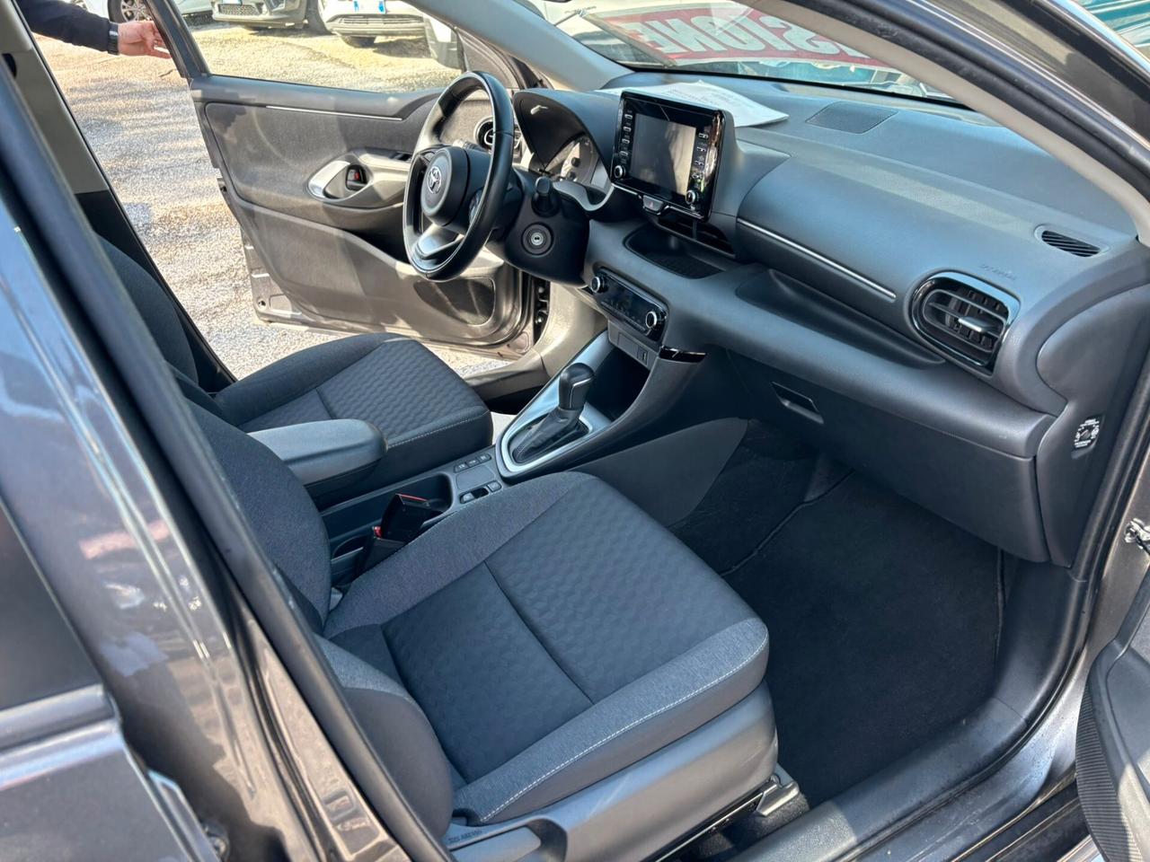 Toyota Yaris 1.5 Hybrid 5 porte Business