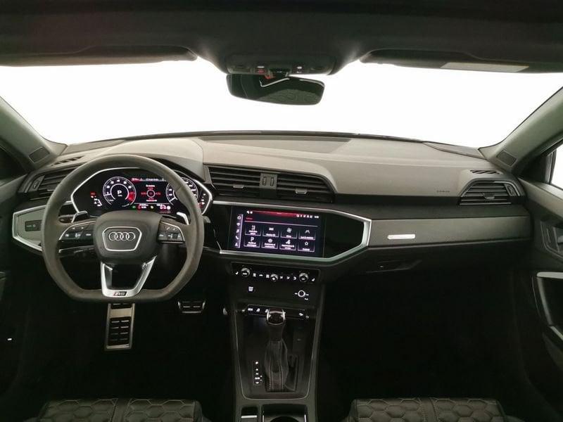 Audi Q3 RS 2.5 quattro s-tronic