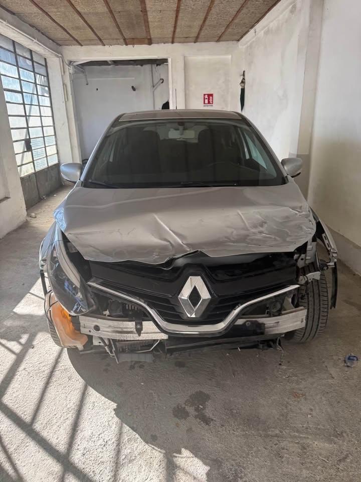 RENAULT CAPTUR 1.5 DIESEL 82 MILA KM DANNI SOLO CARROZZERIA