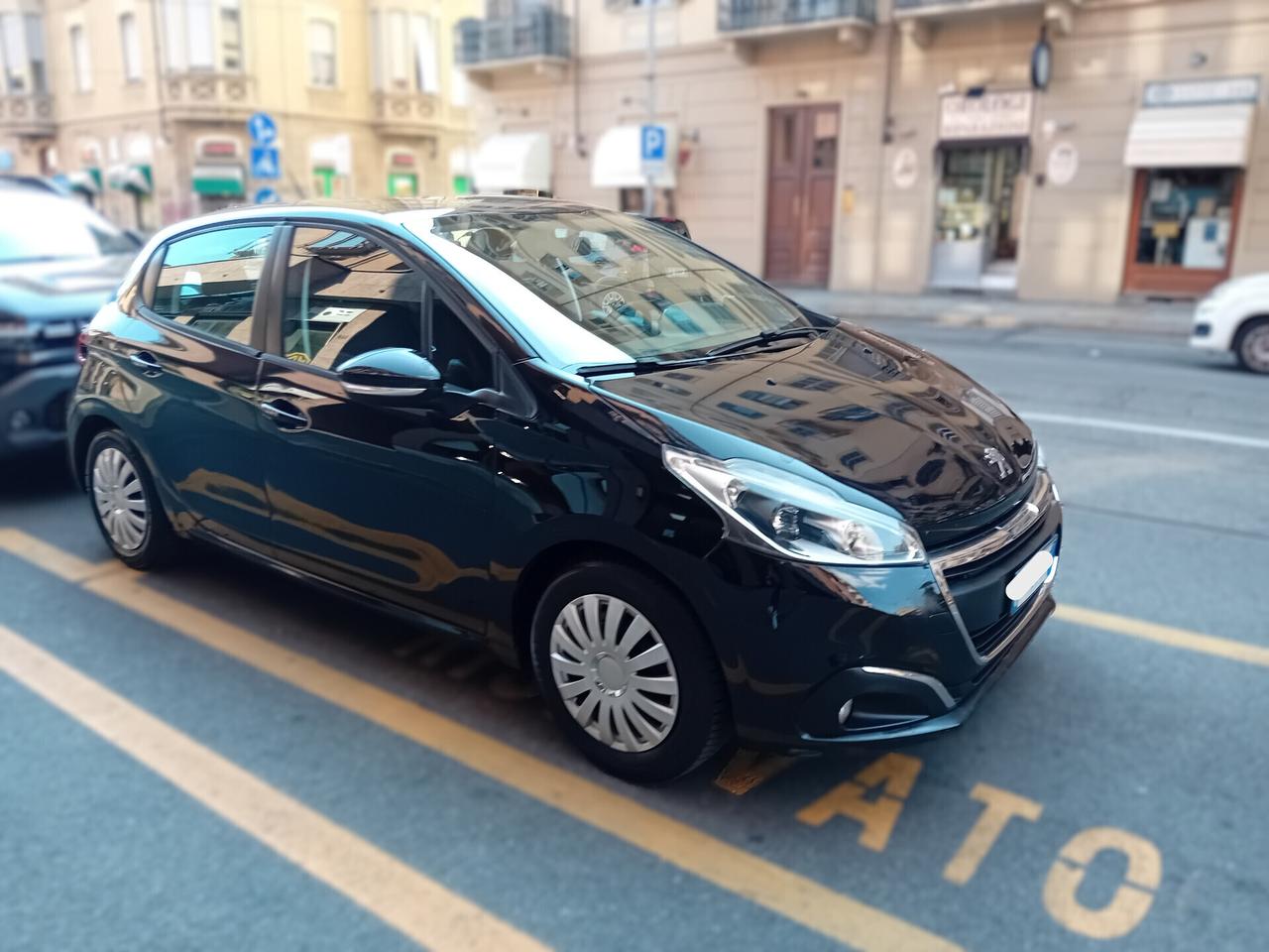 Peugeot 208 - APERTI AD AGOSTO
