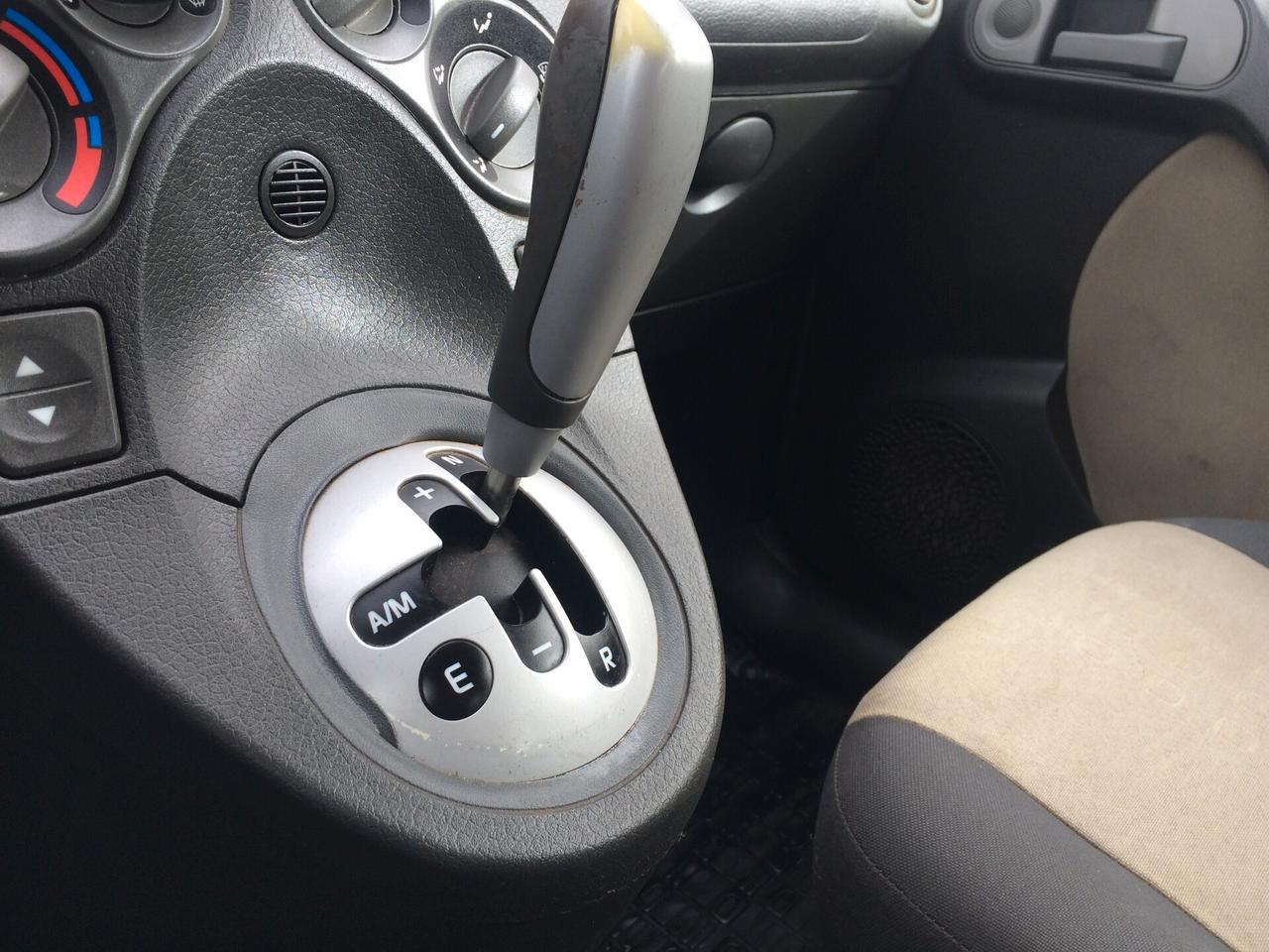 Fiat Panda 1.2 Dynamic Dualogic tagliandata con distribuzione eseguita akm 80000!!neo patentati!